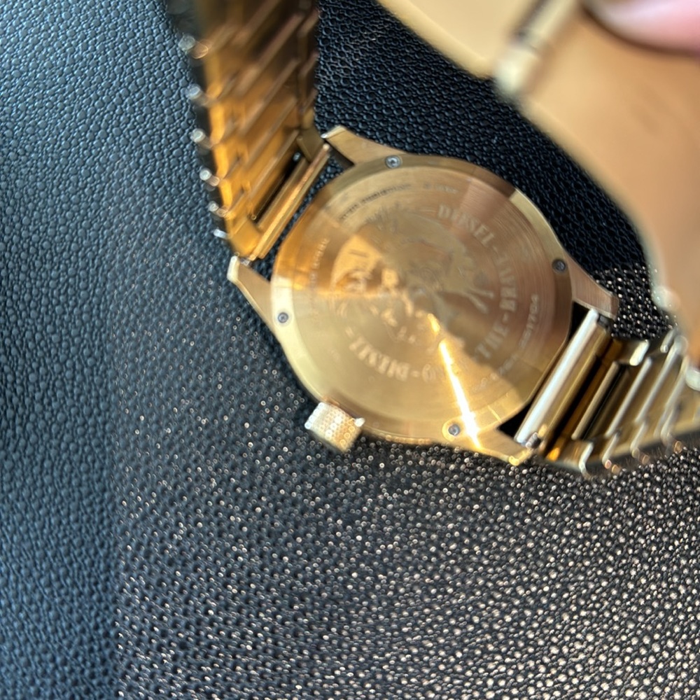 Watch - Picture 3 of 3